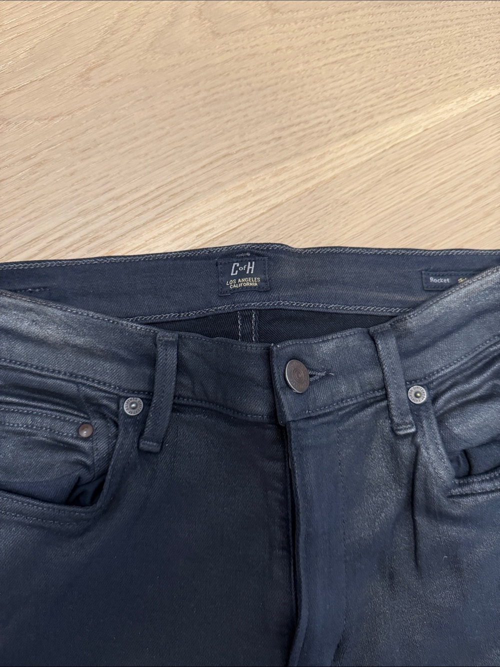 Citizens Of Humanity Women's Straight Leg Jeans in black